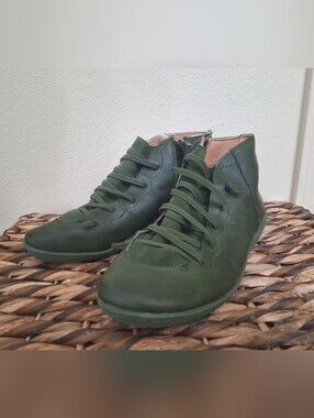 Cute Boho Lightweight Lace-Up Ankle Booties, Size 9